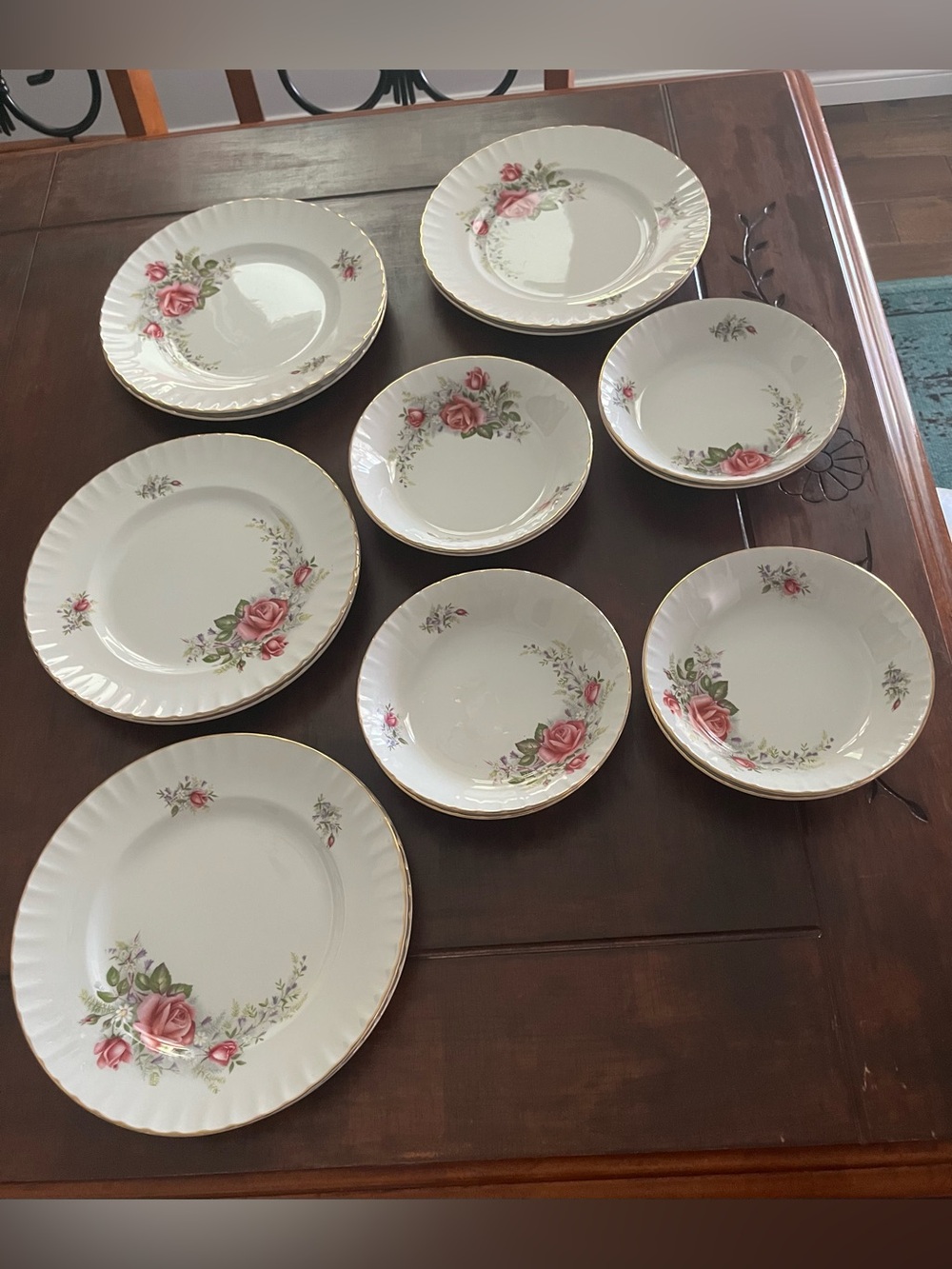 Ridgway Vintage Porcelain Dinnerware Set 16 -with Pink Rose Motif and Gold Trim